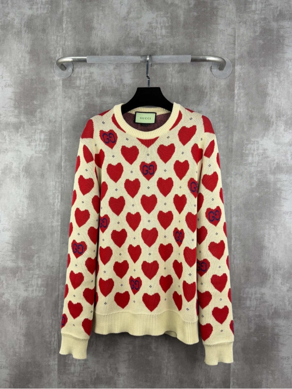 ❌sold❌🚩steal Gucci Cream Sweater with Red Heart Motif